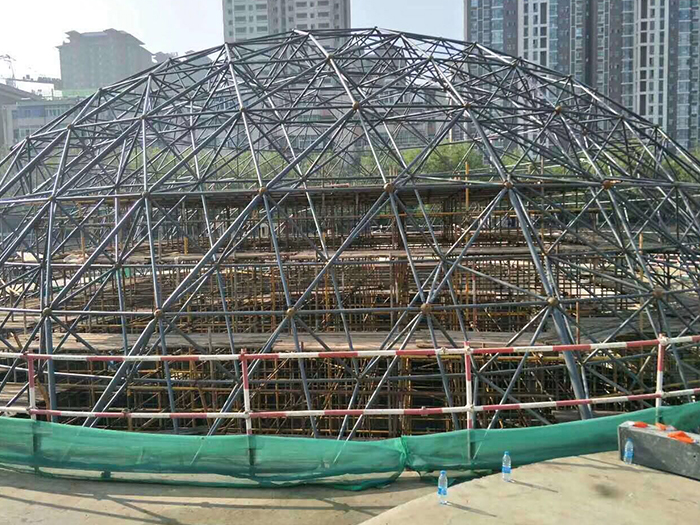 五指山球形网架钢结构施工